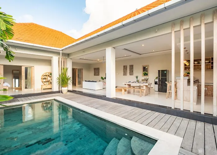 ☆ Larissa ☆ 2br Pool Kuta Petitenget 塞米亚克