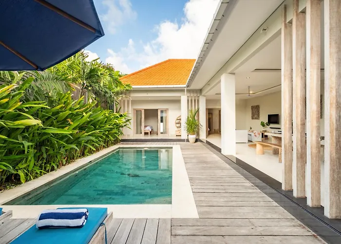别墅 ☆ Larissa ☆ 2br Pool Kuta Petitenget