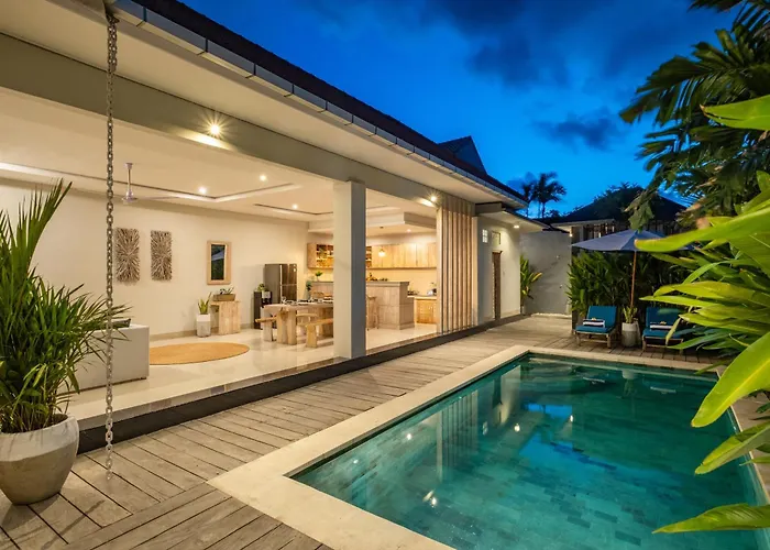 别墅 ☆ Larissa ☆ 2br Pool Kuta Petitenget *