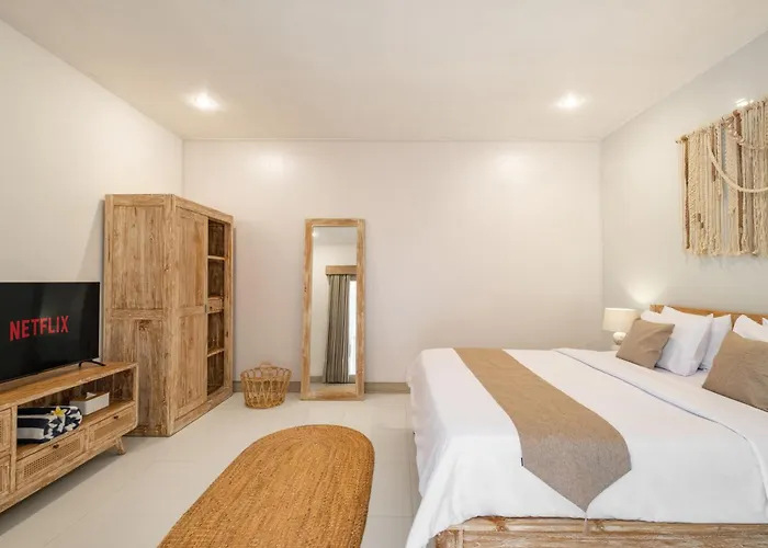 ☆ Larissa ☆ 2br Pool Kuta Petitenget 别墅 塞米亚克