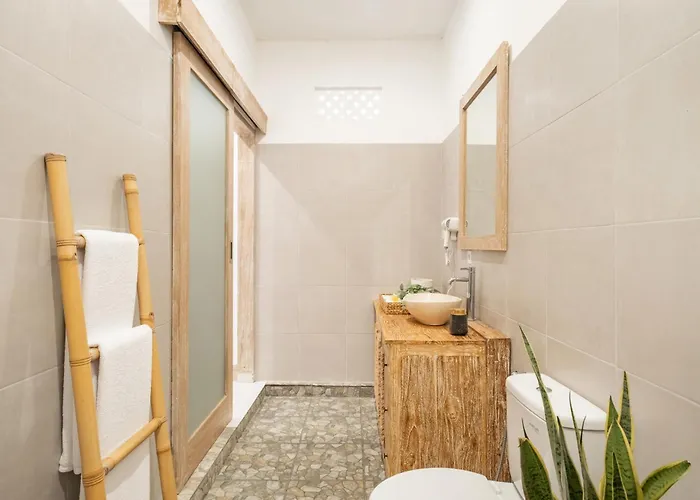 ☆ Larissa ☆ 2br Pool Kuta Petitenget *